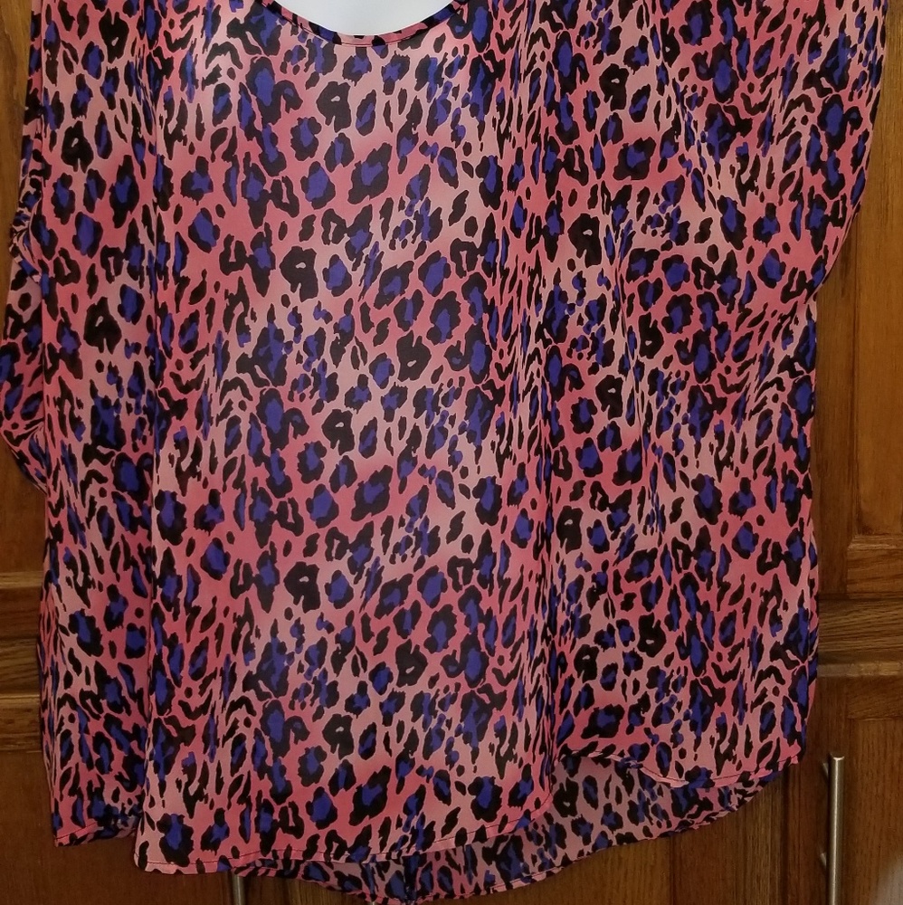 Cold shoulder top - Picture 4 of 4